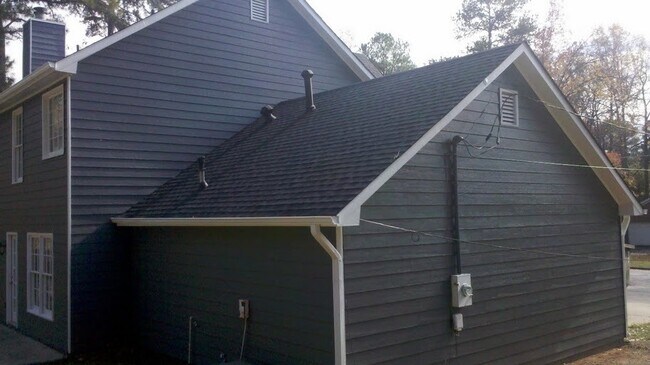 Building Photo - Beautiful 4 Bedroom Lithonia Home!