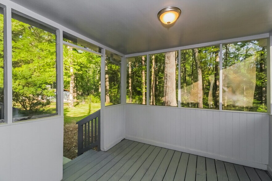 Building Photo - 3263 Mustang Dr