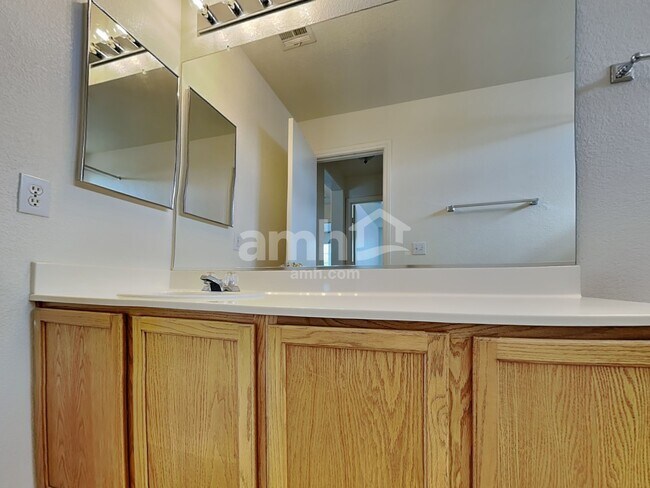 Building Photo - 6016 Soft Springs Ave