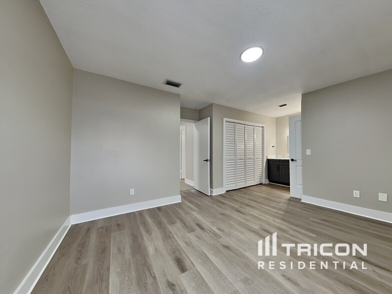 Building Photo - 6825 Mitchell Cir