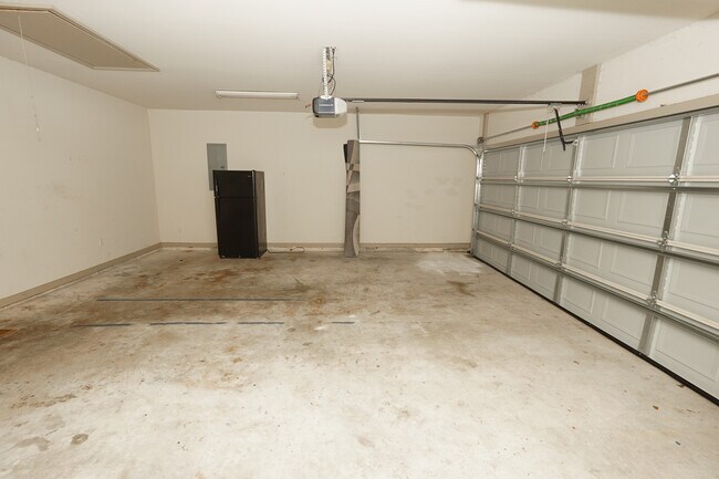 Building Photo - 9052 Winding Lake Ave