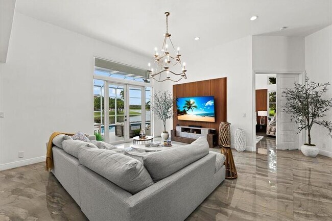 Building Photo - 10792 Queen Palm Ct