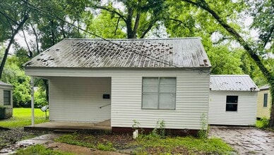 Building Photo - 2418 Alma St