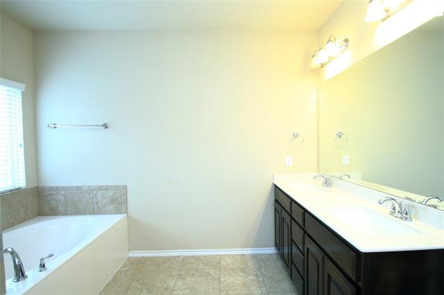 Building Photo - 4817 Green River Dr