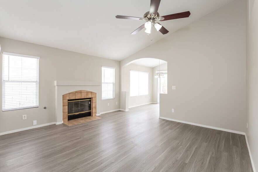 Building Photo - 6102 Giant Forest Ln