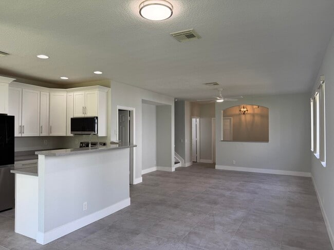 Building Photo - 3251 Laurel Ridge Cir