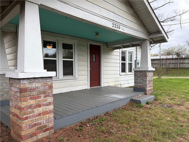 Building Photo - 2255 E Huntsville Rd