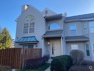 Building Photo - 2806 Brookhaven Dr