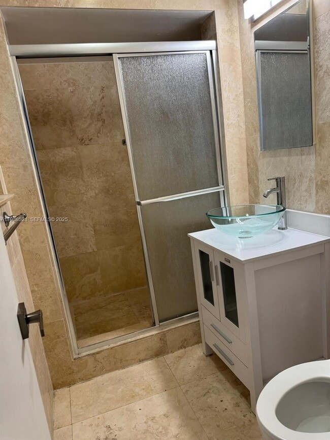 Building Photo - 985 NE 115th St