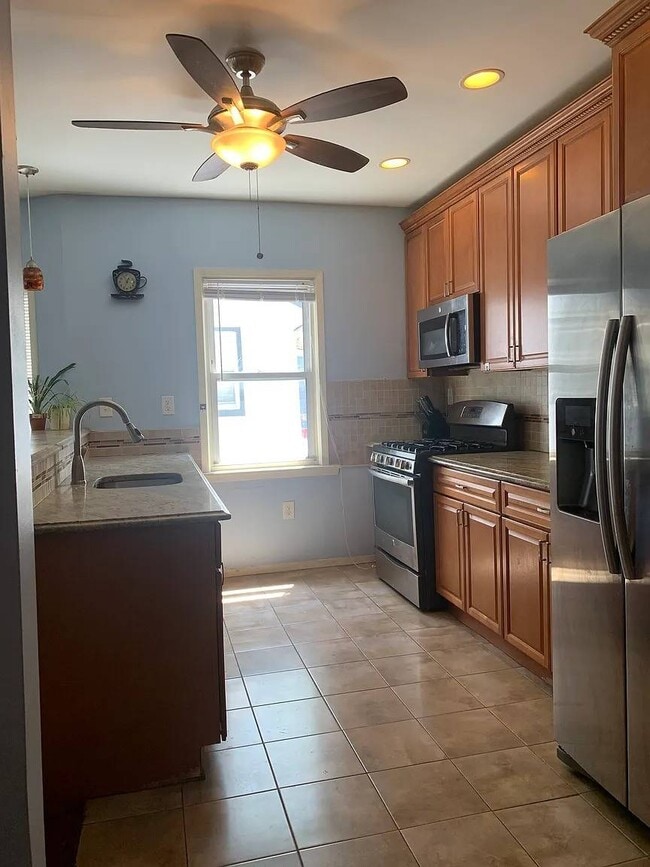 Building Photo - 134-52 175th St