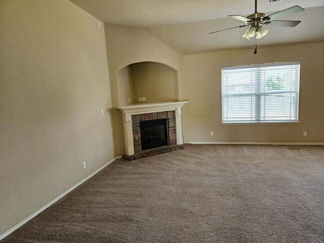 Building Photo - 3311 E Fairmont Pl