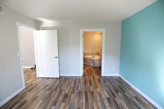 Building Photo - 810 Pinyon PL