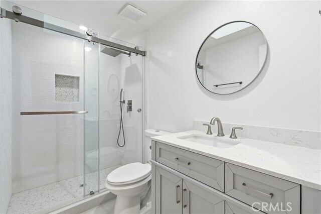 Building Photo - 2219 S Bentley Ave