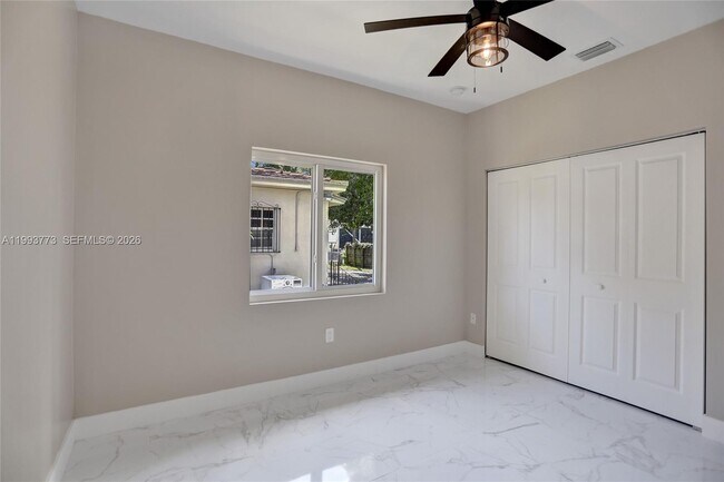 Building Photo - 1620 NW 31st Ave