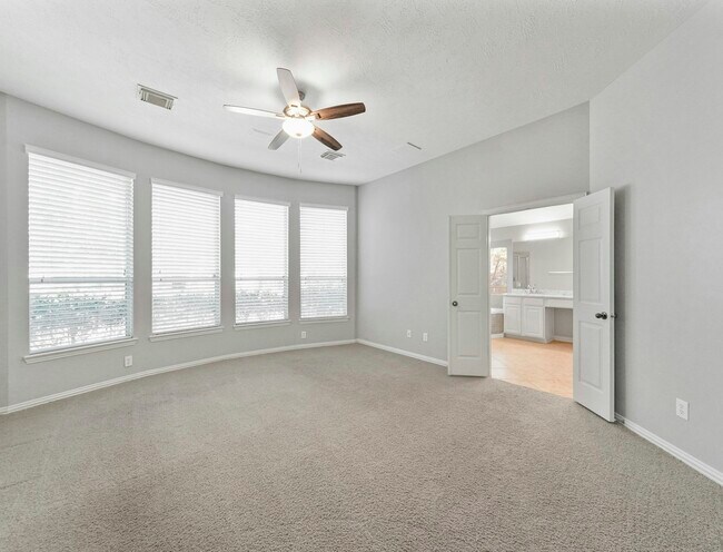 Building Photo - 106 Cezanne Woods Dr