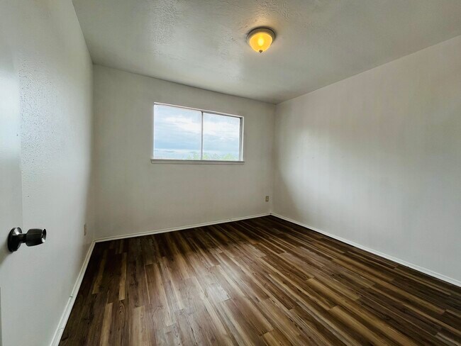 Building Photo - 6981 Chasewood Dr