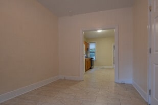 Building Photo - 438 Nevin St