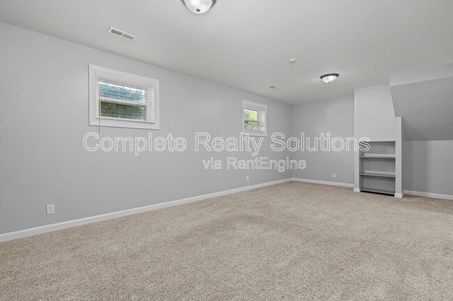 Building Photo - 17 Auchly Ln