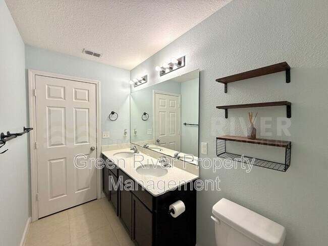 Building Photo - 8704 Lake George Cir W