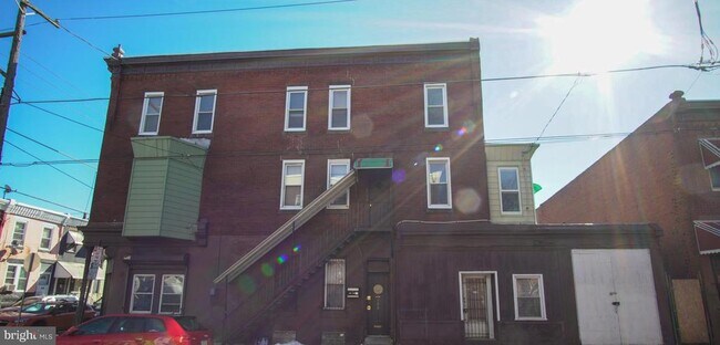 Building Photo - 1900 S 18th St