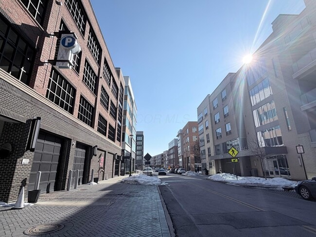 Building Photo - 6640 Mooney St