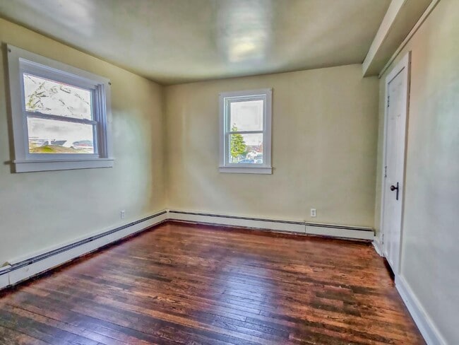 Building Photo - 166-168 S Jones St - 168