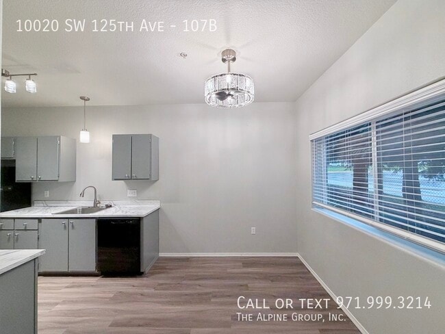 Building Photo - 10020 SW 125th Ave