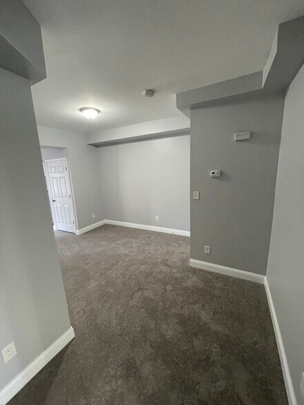 Living Room - 1116 Homewood Ave