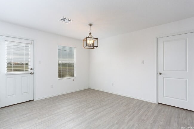 Building Photo - 6503 Scarecrow Wy