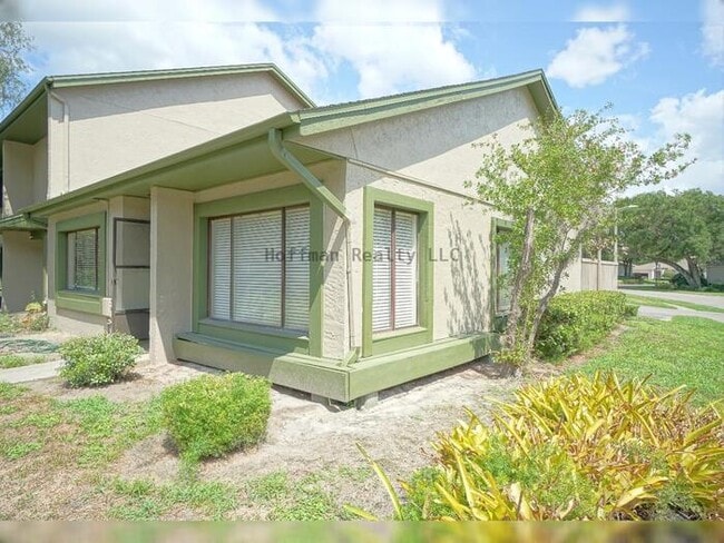 Building Photo - 2-Bed, 2-Bath Condo in Meadowood Community Temple Terrace