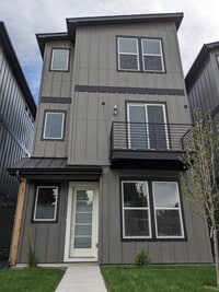 Building Photo - Modern 3-Bedroom Home in Prime Arvada Location