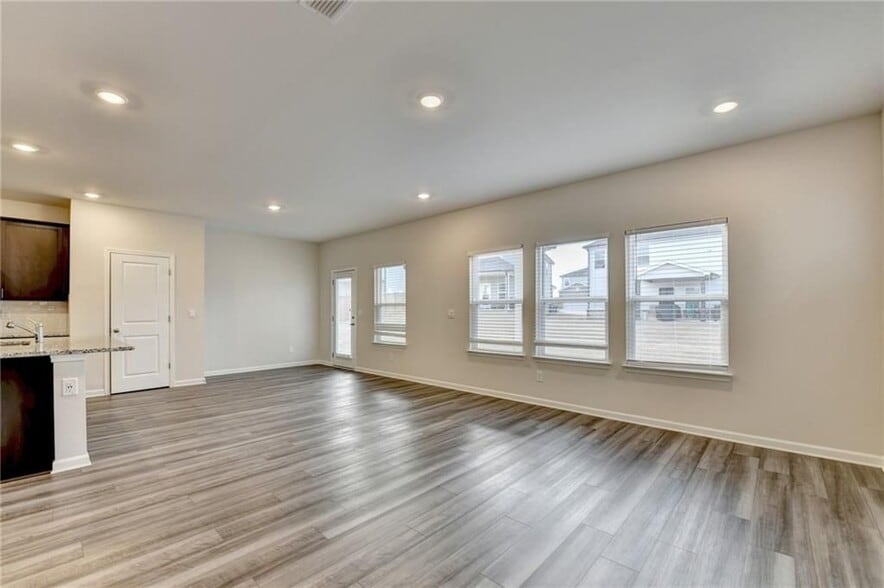 Building Photo - 2214 Whitworth St