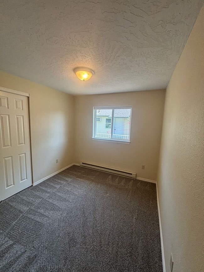 Building Photo - Beautiful Townhouse on 13th Street