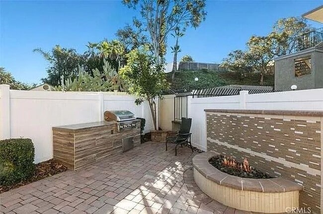 Building Photo - 6755 Mission Gorge Rd