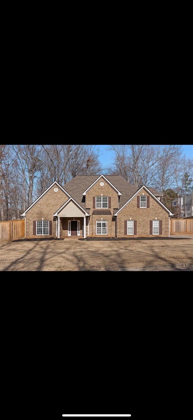 Building Photo - 1105 Huntcrest Ridge