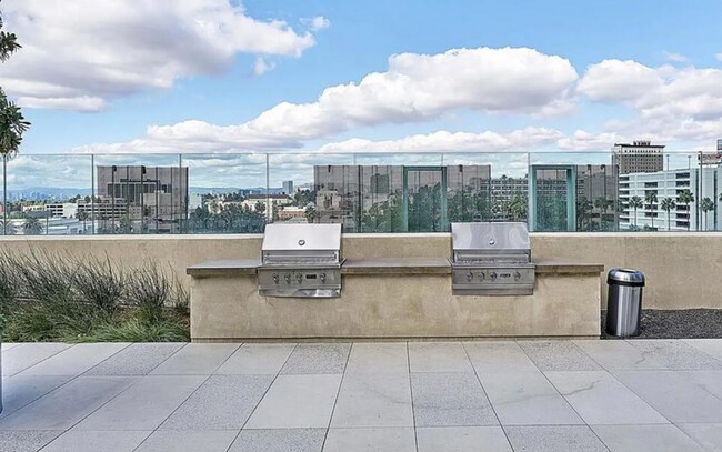 Building Photo - 889 Francisco St