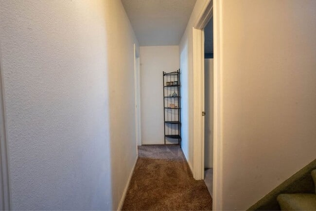 Building Photo - 1912 Oregon Ave