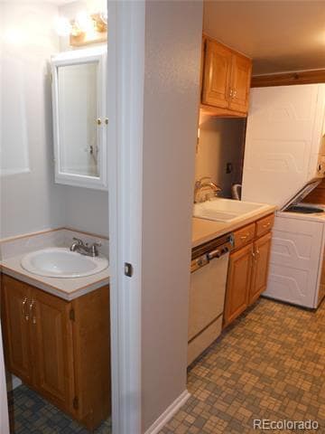 Building Photo - 3351 S Field St