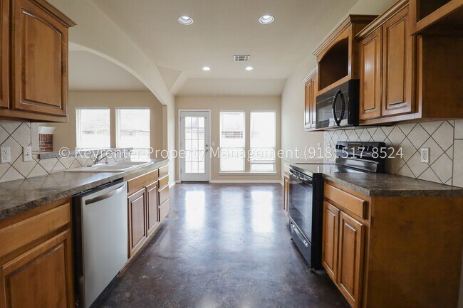 Building Photo - 3 Bed | 2 Bath | Broken Arrow