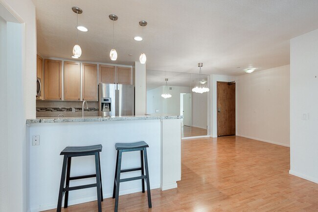 Building Photo - Marina District 2 Bedroom at Marina Park! ...