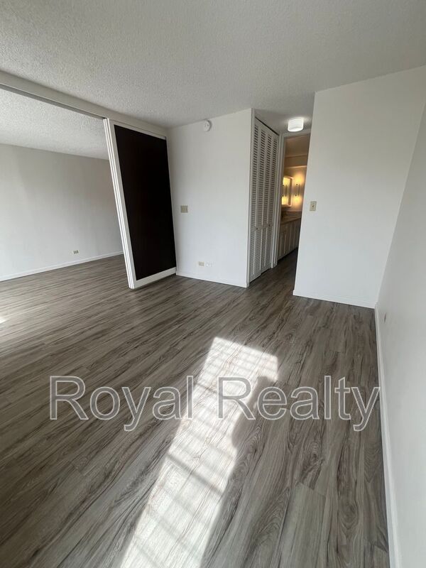 Building Photo - 1655 Makaloa St