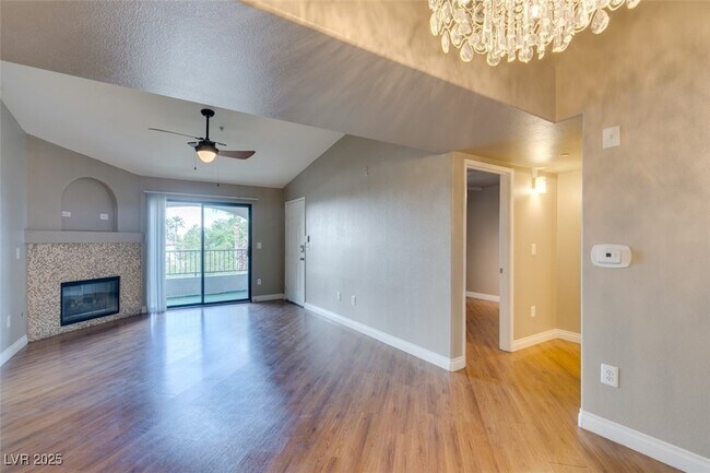 Building Photo - 950 Seven Hills Dr