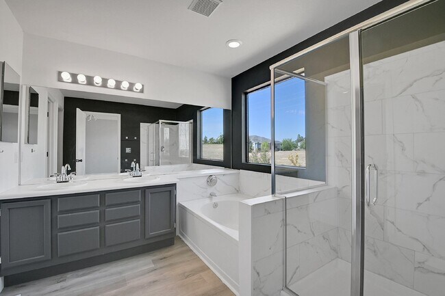 Building Photo - $3,040.95 - 3 Bed, 3-Bath Home in Aurora with In Unit Laundry and Central AC