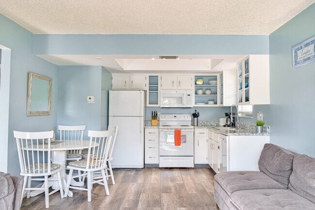 Building Photo - 2205 Avenue B