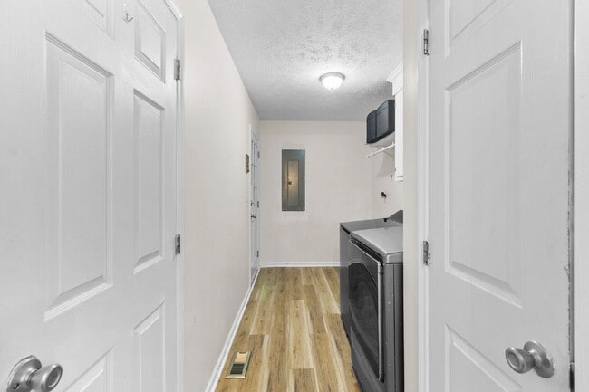 Building Photo - The Brookshire Home