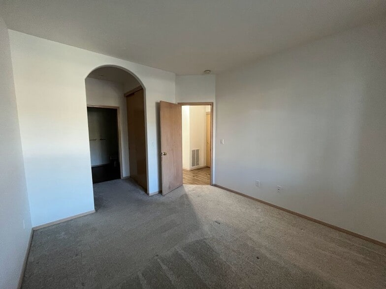 Building Photo - 14314 SE Princeton Village Way