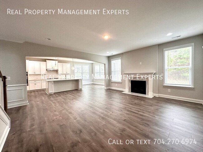 Building Photo - 10025 Fox Trotter Ln