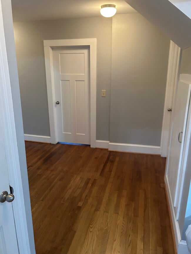 Building Photo - 1015 Noblin Ave