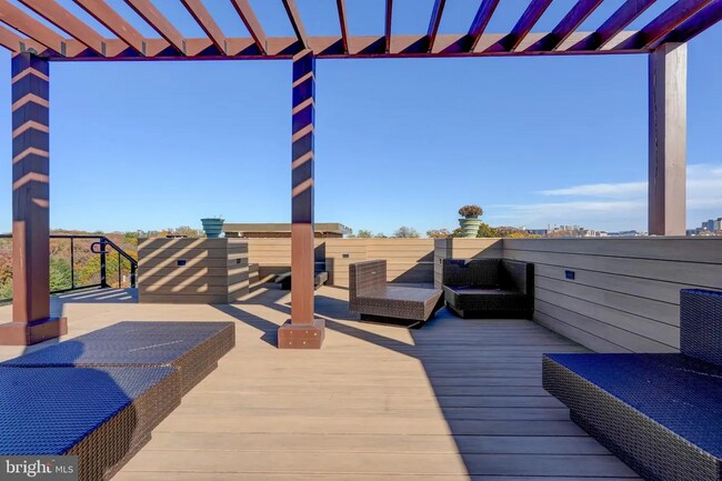 Building Photo - 1900 Lyttonsville Rd