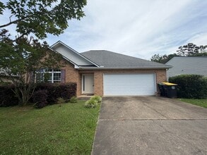 Building Photo - Brick 3/2 House in West Rome- $1,795